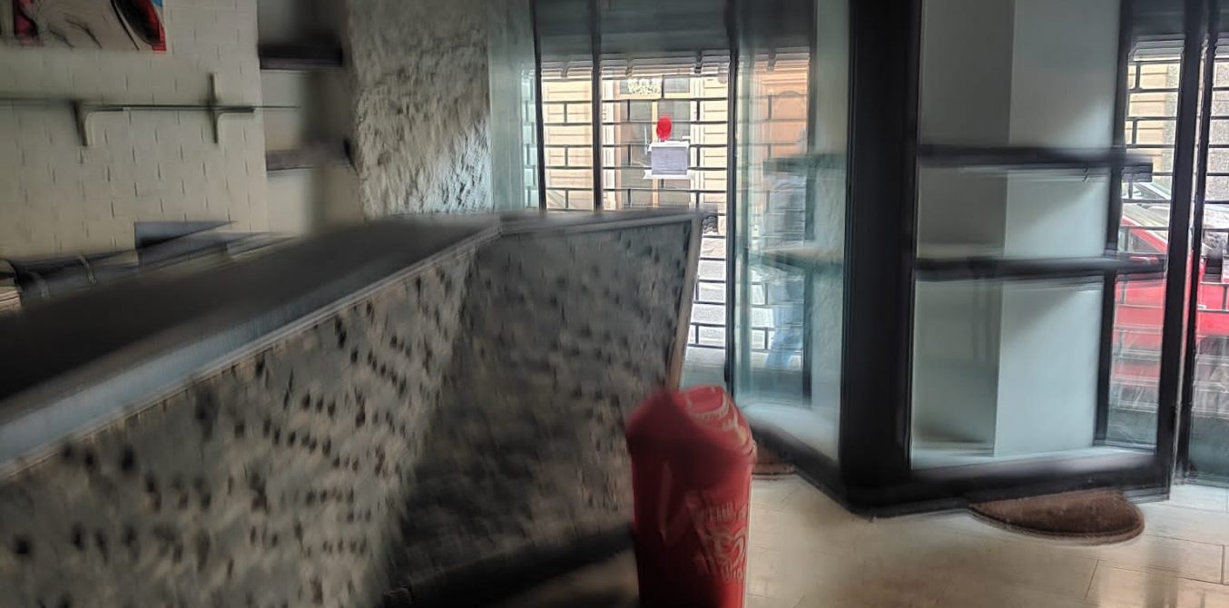 VENDIAMO MURI NEGOZIO VIA SAN SECONDO 66