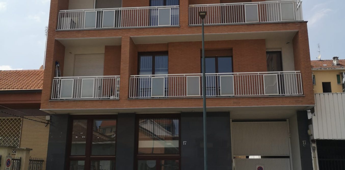Vendita trilocale con terrazzo via Rulfi