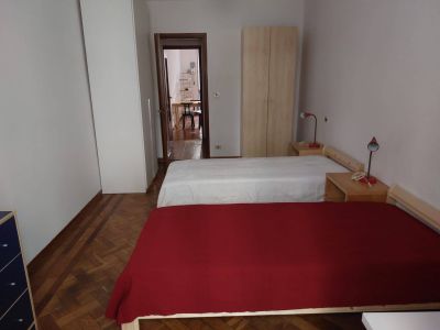 1211805638
